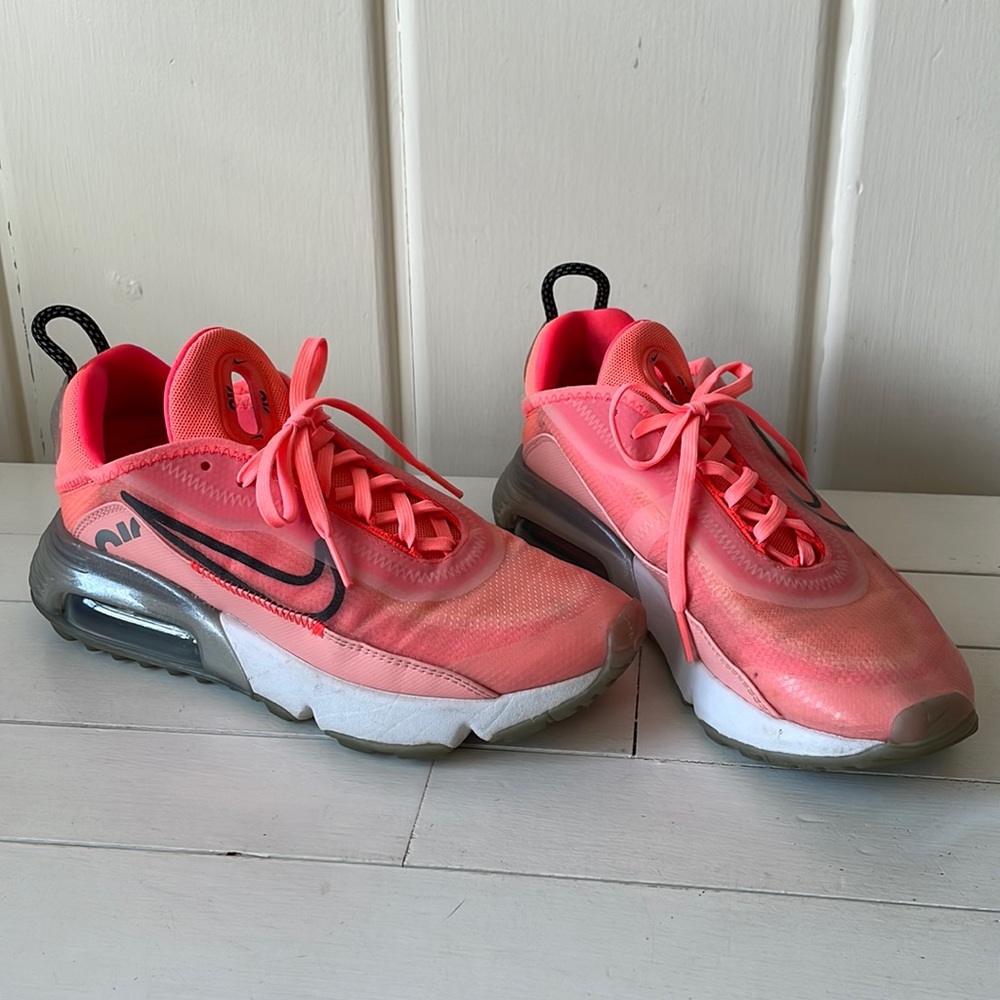 Nike Air Max 2090 Lava Glow 7.5